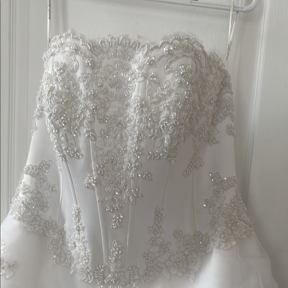 David's Bridal White Strapless Wedding Dress